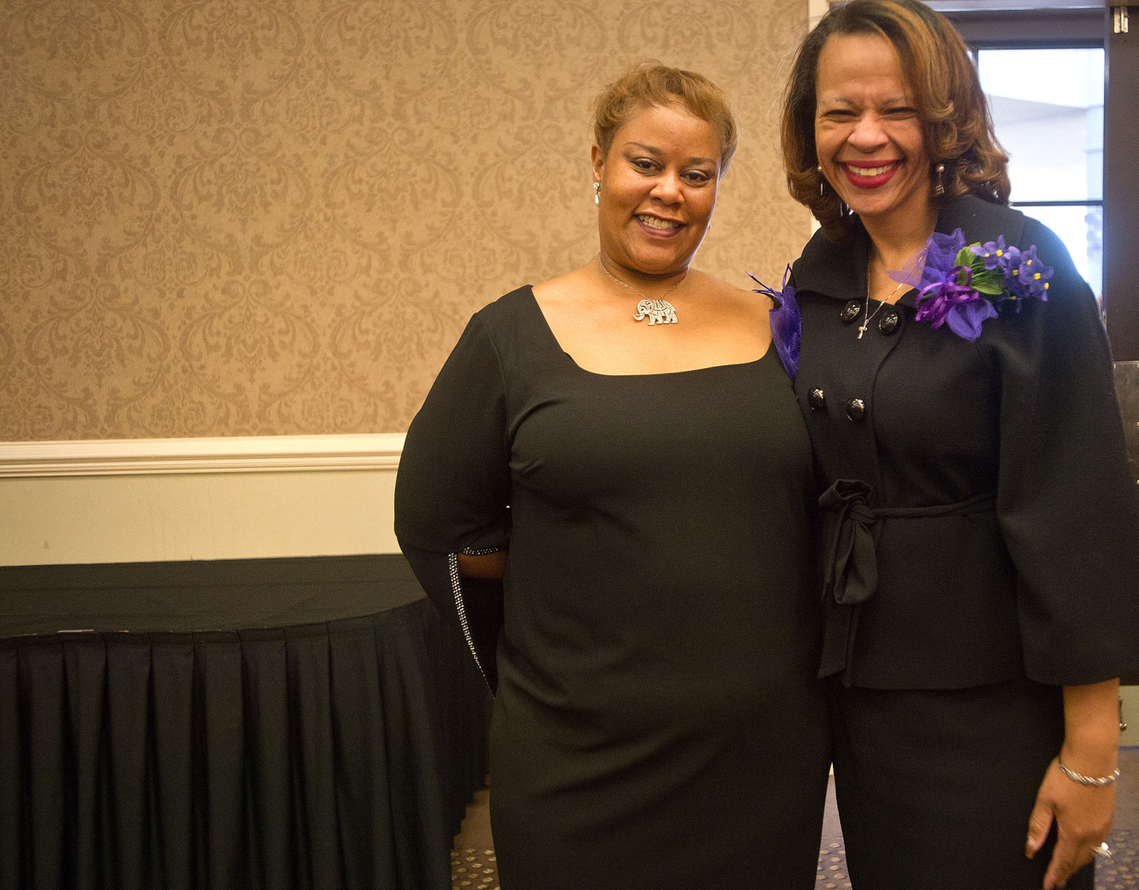 Janessa Williams, Julie Jones